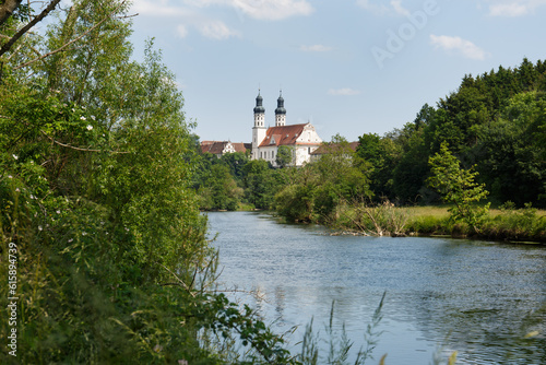 Ausblick auf Kloster in Obermarchtal an der Donau (Alb-Donau-Kreis)