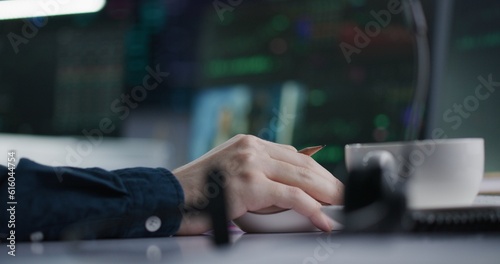 Tablou pe pânză Financial analyst spins pencil in hand, works in bank office