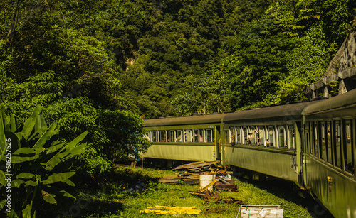 Trem de turismo sentido Morretes saindo de Curitiba photo