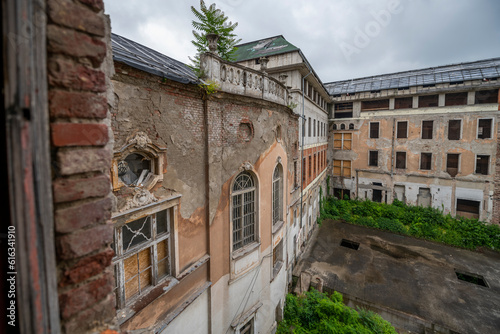 Lost in Time: The Abandoned Red Theater of Hungary, a Haunting Relic in European History