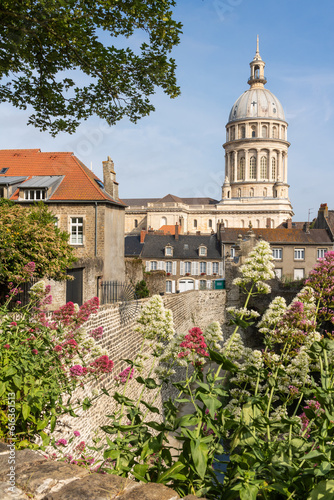 La basilique Notre-Dame-de-l'Immaculée-Conception depuis les remparts de la Haute Ville de Boulogne-sur-Me