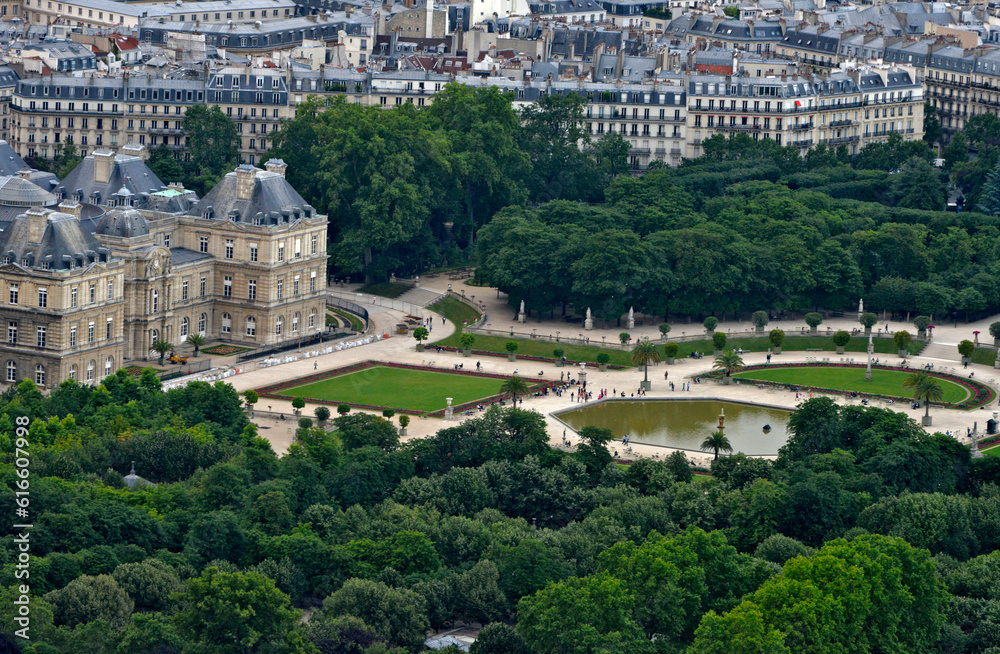 Parque Jardim de Luxemburgo em Paris. França.