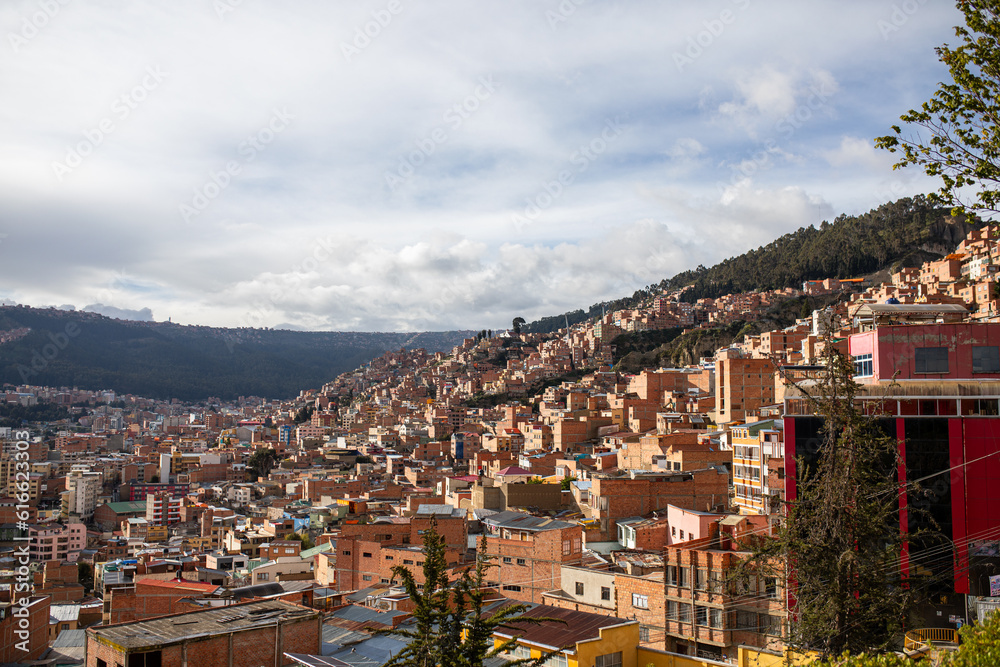 Die Stadt La Paz von oben am Tag