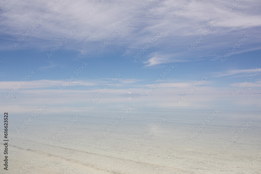 Salzsee  in der Salar de Uyuni in Bolivien