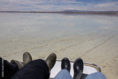 Salzsee in der Salar de Uyuni in Bolivien
