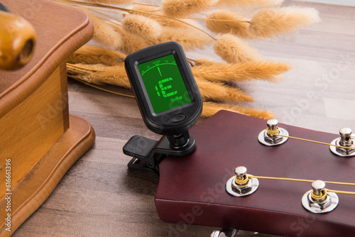 Guitar accessories Electronic tuner photo