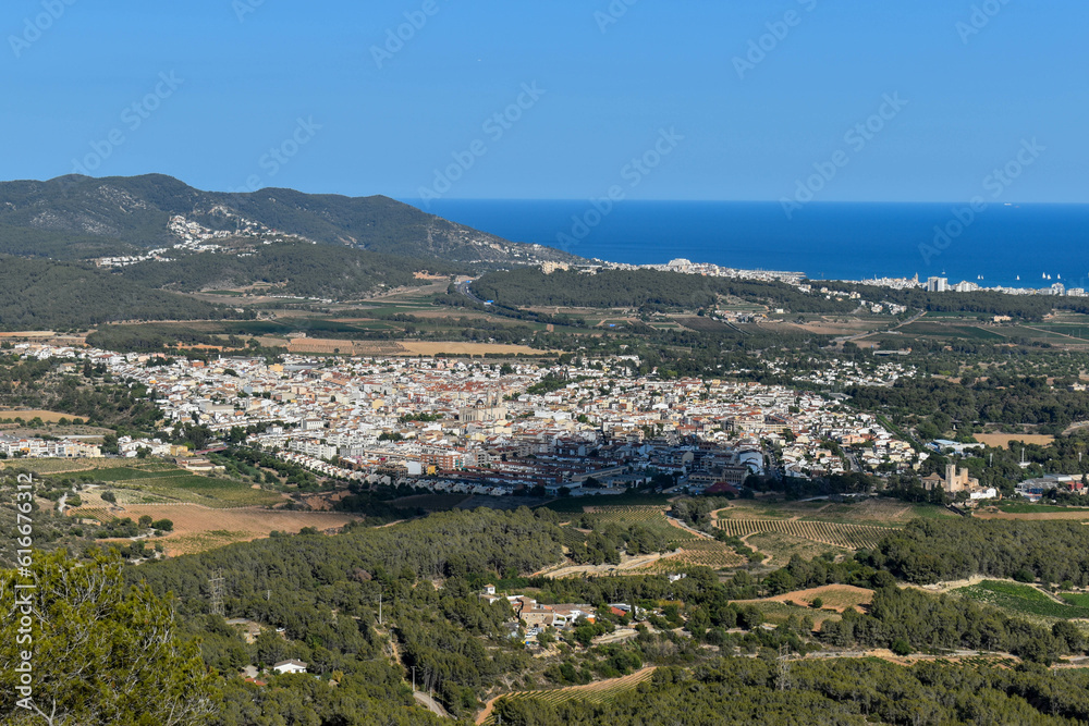 Sant Pere de Ribes y el mar