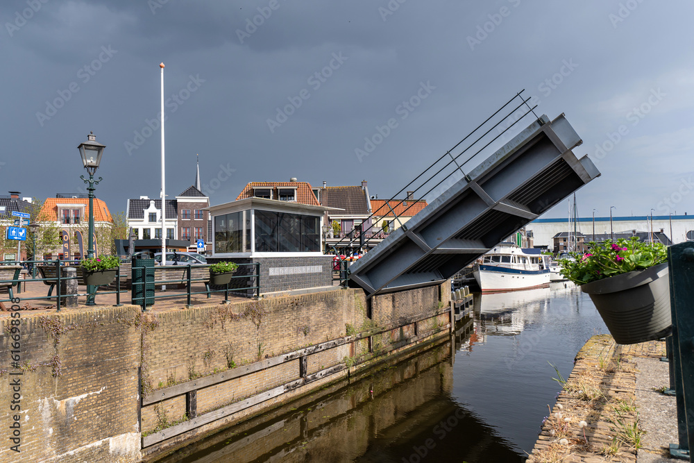Fototapeta premium Blokjesbrug bridge in Lemmer, Netherlands