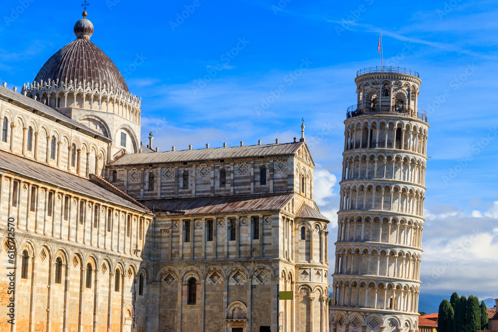 Fototapeta premium Pisa Cathedral (Cathedral of the Assumption of Mary) with the Leaning Tower of Pisa on Piazza dei Miracoli in Pisa, Tuscany, Italy