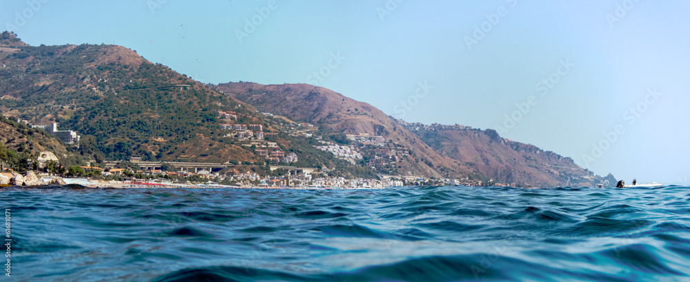 Vista panoramica della costa di Taormina