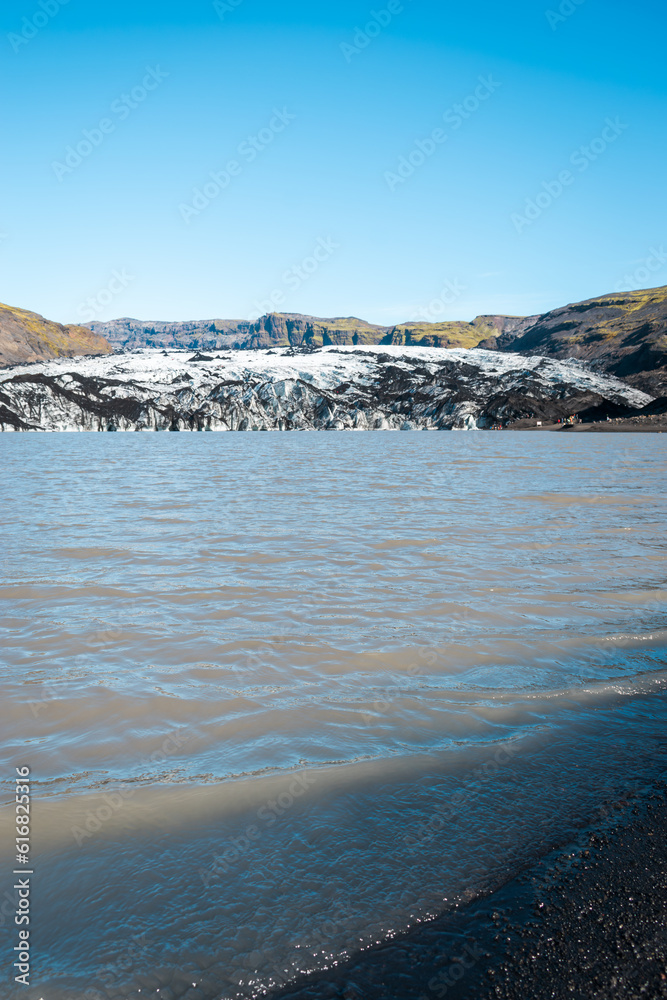 Obraz premium View of Sólheimajökull Glacier on a clear day in Iceland