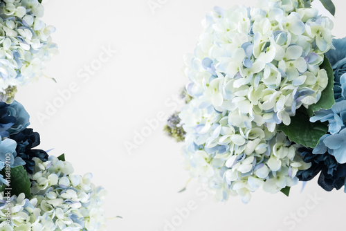紫陽花や6月のジューンブライドなどの青いイメージの花 © kapinon