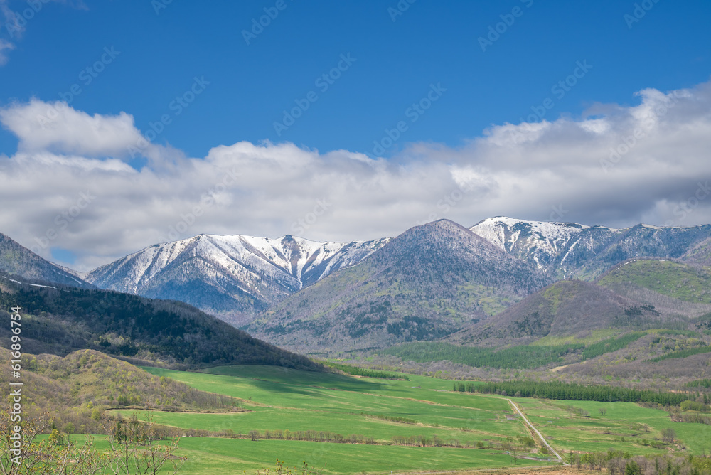 清水円山展望台から眺める残雪残る日高山脈の絶景