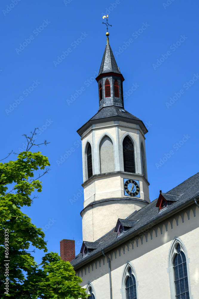 Evangelische Pfarrkirche (Michaeliskirche) in Sprendlingen, Ortsgemeinde im Landkreis Mainz-Bingen in Rheinland-Pfalz