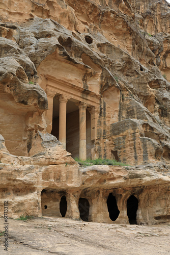 jordania pequeña petra templo tumba ciudad perdida nabateo desfiladero rosa esculpida en la roca 4M0A1357-as23
