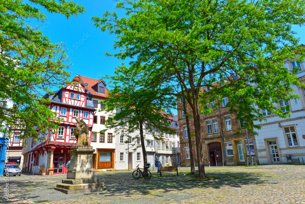 Obraz premium Eiermarkt mit Michel-Mort-Denkmal in Bad Keuznach