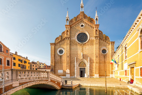 Tableau sur toile The Basilica di Santa Maria Gloriosa dei Frari, church in Venice, Italy, Europe