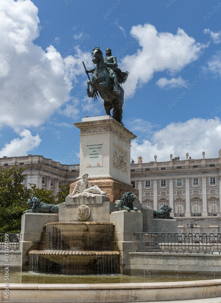 Obraz premium The statue of Felipe IV in Madrid, Spain.