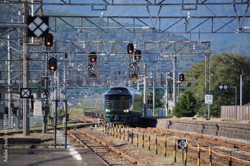 豊岡駅に入線する豪華列車トワイライトエクスプレス瑞風 photo