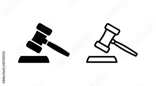 Gavel icon vector. judge gavel icon. auction hammer