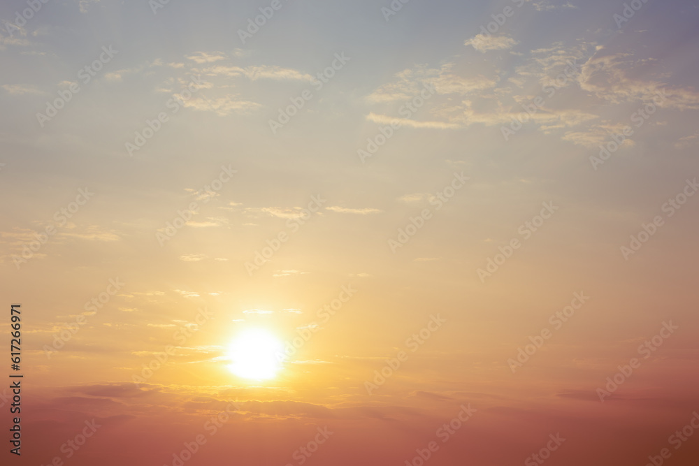 Fototapeta premium Beautiful sunset landscape in evening skies with cloud scape. nature background.