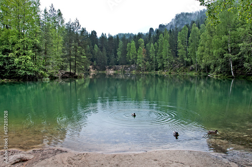 Jezioro w górach photo