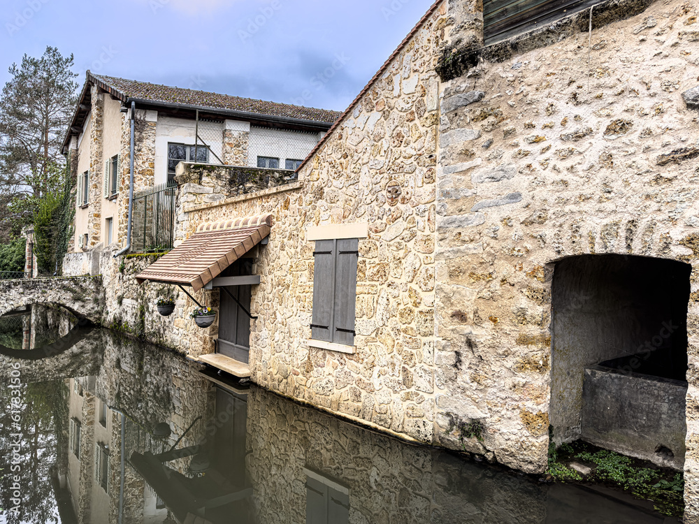 Hidden Gem of France: Exploring the Picturesque Streets of Chevreuse