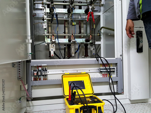 Insulation resistance testing for medium voltage Load Break Switch by an electrician.