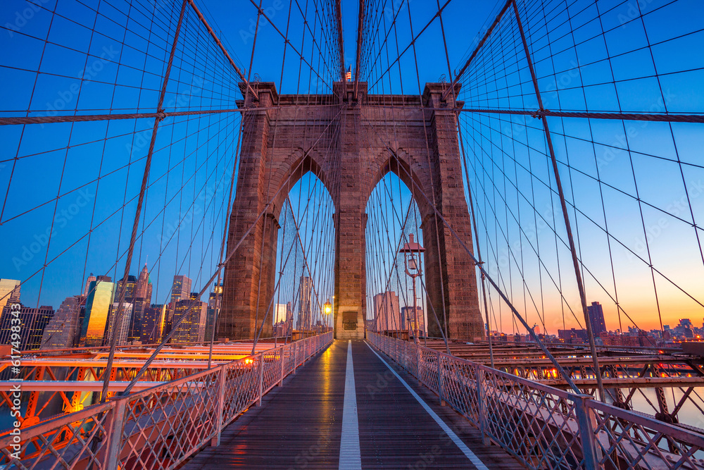 Fototapeta premium Cityscape image of Brooklyn Bridge with Manhattan skyline in the background.