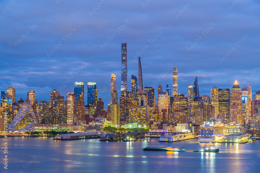 Fototapeta premium Manhattan's skyline, cityscape of New York City