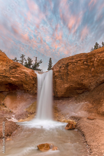 Foto Tropic Ditch Waterfall at Sunrise
Bryce Canyon National Park
Utah
June 2023