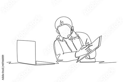 Continuous one line drawing Online doctor and telemedicine concept. Single line draw design vector graphic illustration.