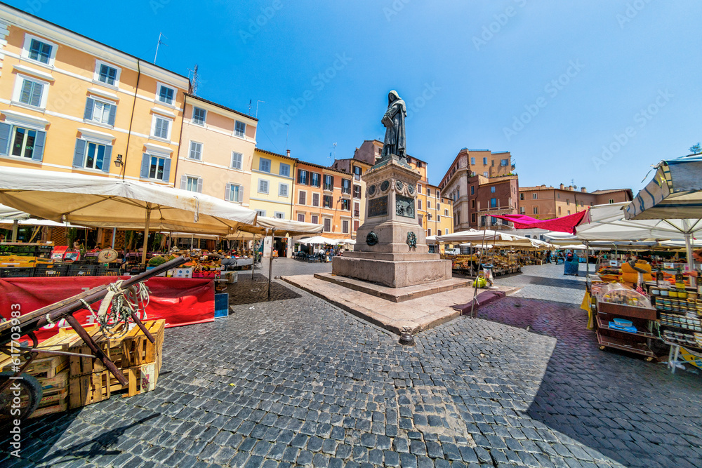 Statue von Giordano Bruno auf dem Campo de’ Fiori in Rom 