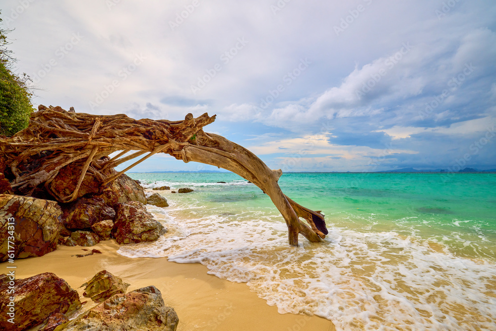 Fototapeta premium Beautiful scenery of the Thai islands of Phuke, scenery for travel.