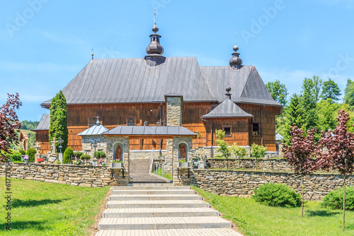 Obraz na płótnie The wooden otrhodox church of St. Michael the Archangel (today a Roman Catholic church) in Wierchomla Wielka near the spa town of Piwniczna-Zdrój in Beskid Sadecki, Poland w salonie