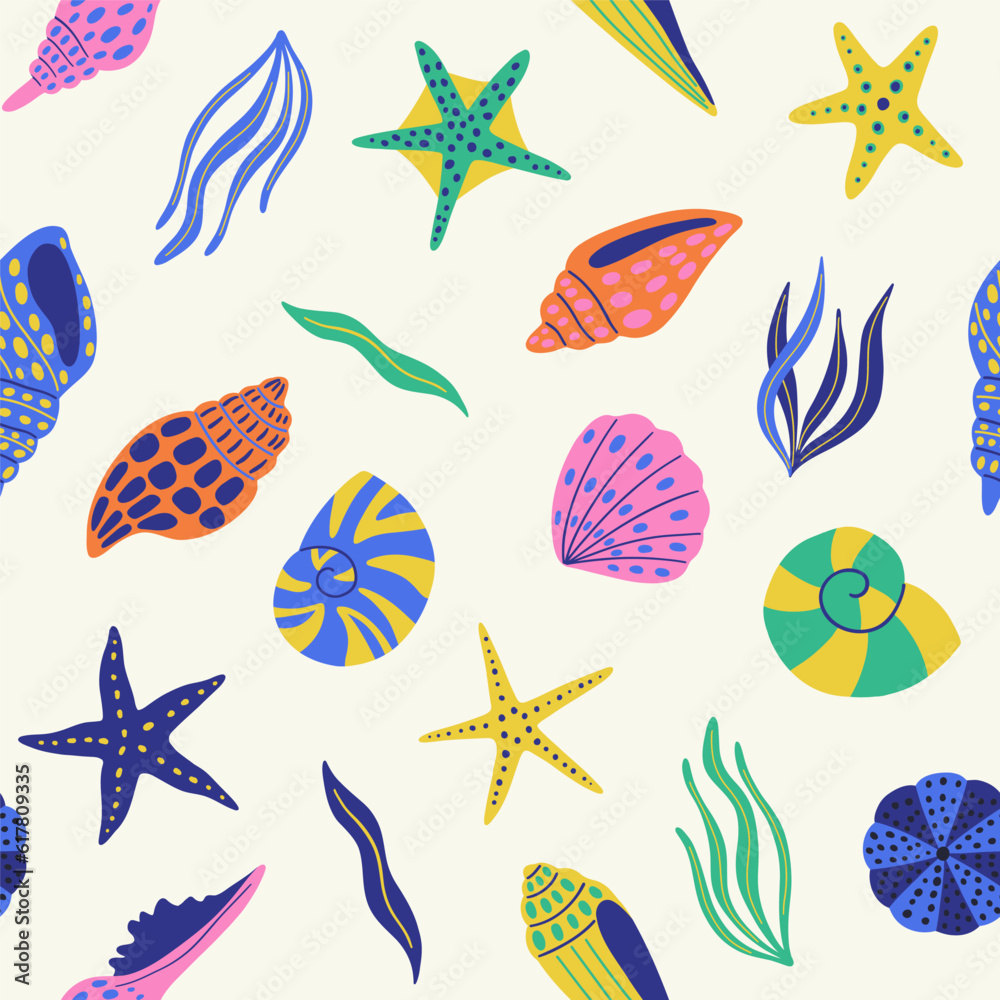 Seamless pattern with seashells, starfish and seaweed. Hand-drawn doodle sea shells, starfish, mollusk. Summer beach print. Cute ocean background. Abstract design for clothing, wrap, textile, fabric.