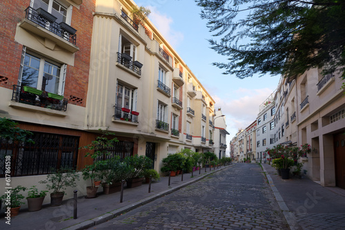 Cobbled street on the Butte Bergeyre in Paris city © hassan bensliman