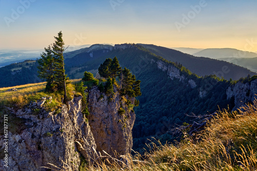 Sicht von der Stallflue bei Selzach SO zur Wandflue beim Grenchenberg (Grenchen SO)