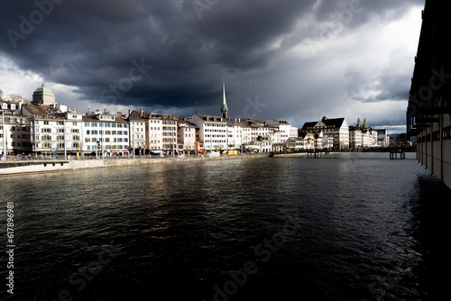 Gewitter über der Altstadt von Zürich