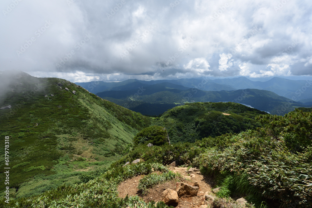 Climbing Mt. Hiuchi in Oze from Miike, Fukushima Climbing Mt. Hiuchi in Oze from Miike, Fukushima