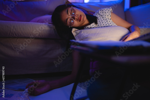 Late-night freelancer, Dedi...