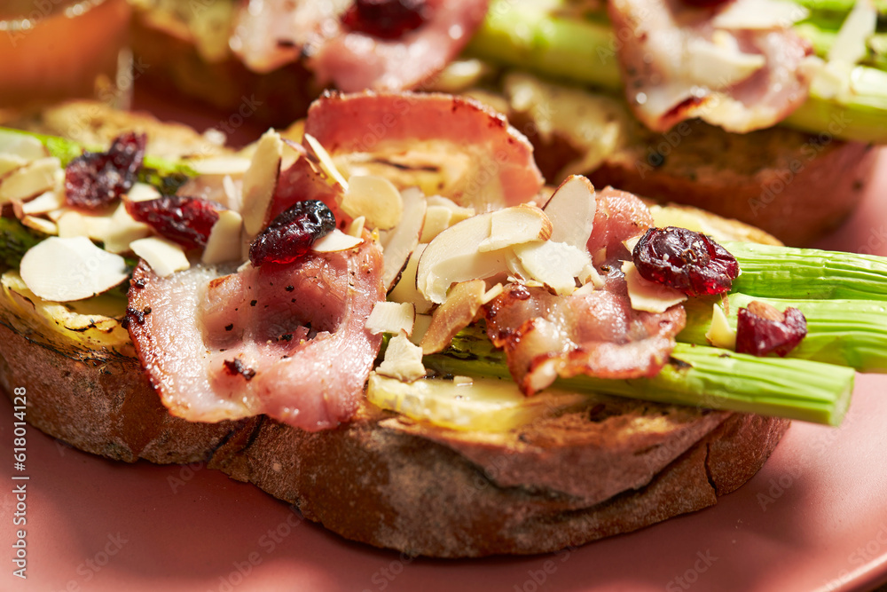 Open Sandwich with Asparagus and Ham Open Sandwich with Asparagus and Ham