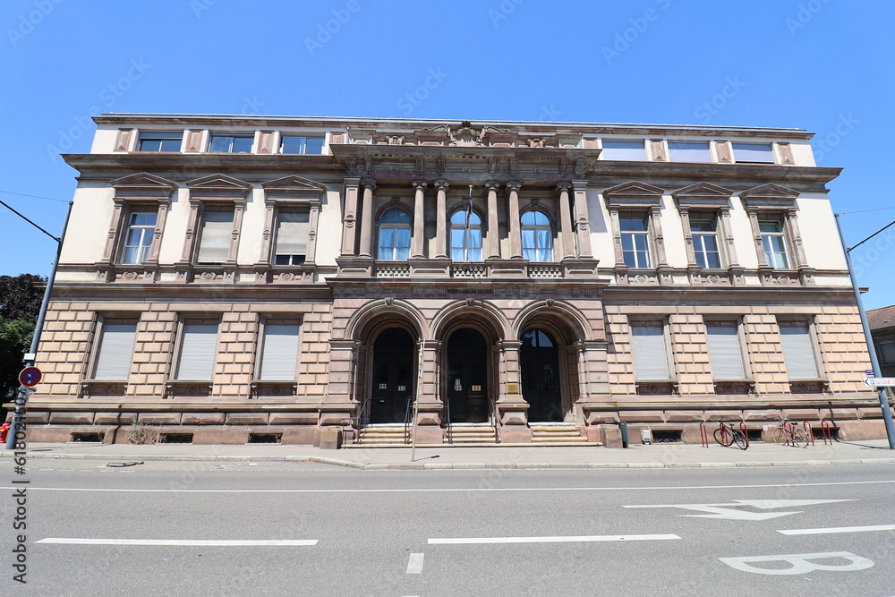 Le tribunal judiciaire, vue de l'extérieur, ville de Mulhouse, département du Haut Rhin, France