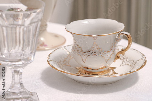 Antique tea set with 24 carat gold in perfect condition. Meissenfaktura Meissen.
