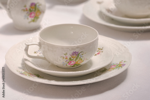 Antique tea set with perfect condition. Meissenfaktura Meissen