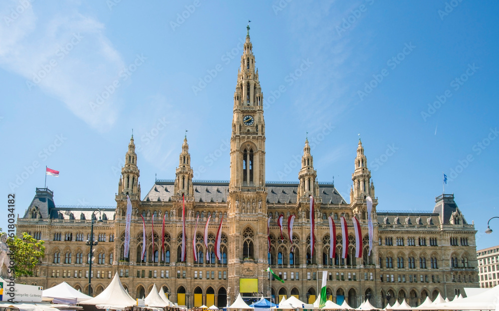 Obraz premium City hall of Vienna with a celebration in summer, Austria