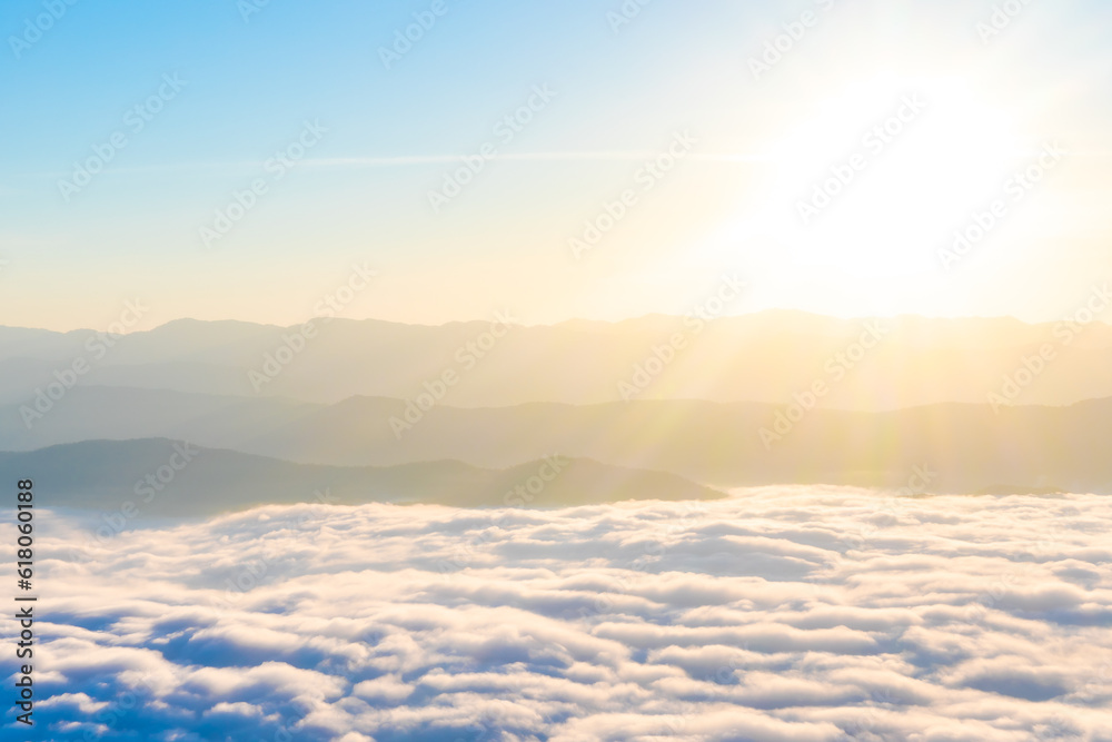 Φωτογραφία Sunrise time with sea of fog and clouds with mountain hill at Sri Nan National Park Doi Samer Dao Nan Province Thailand, Asia