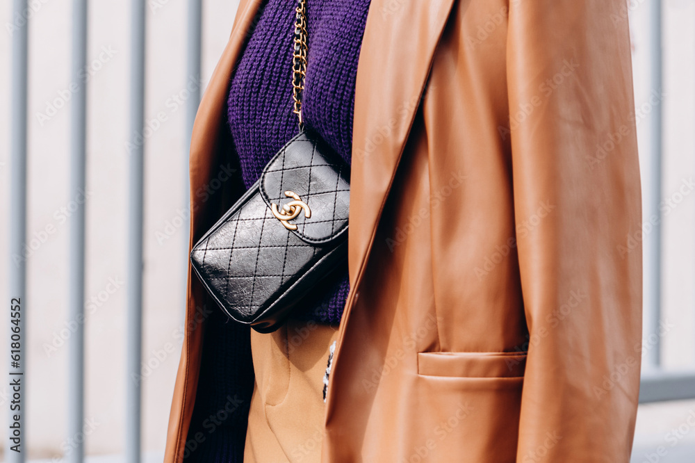 Chanel bag milan store