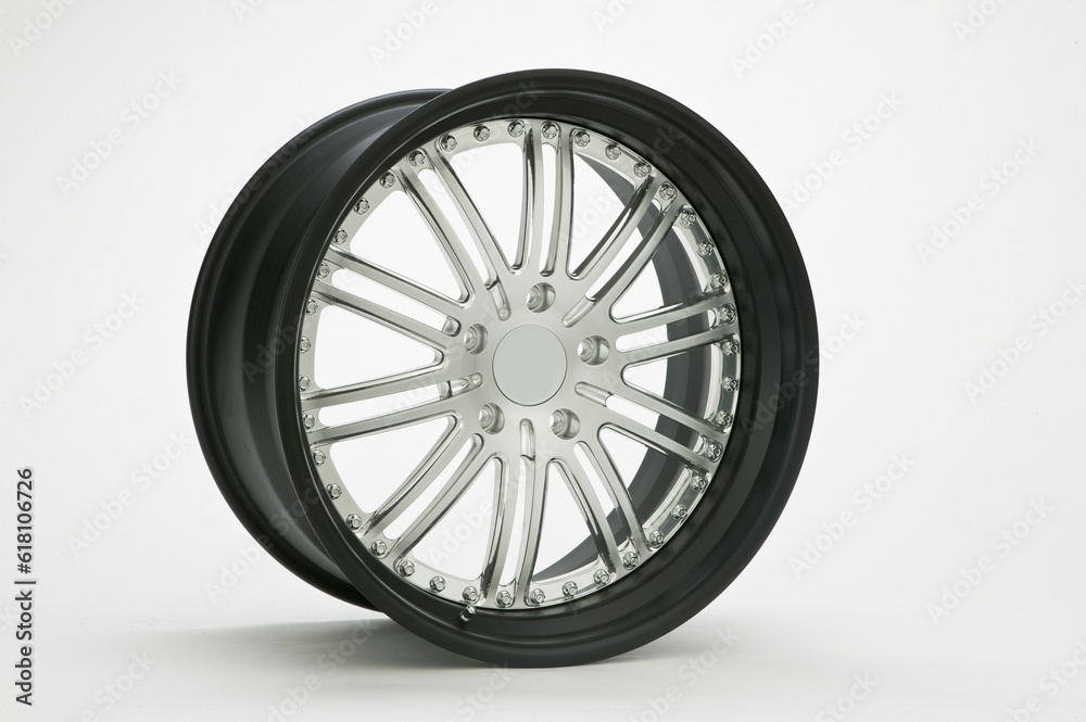 Obraz premium 3D rendering of a rim of a tire isolated on white background