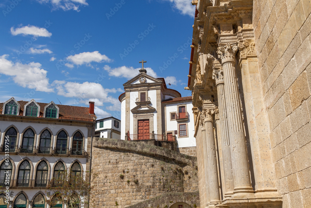Obraz premium Churches and building in Amarante, Portugal 